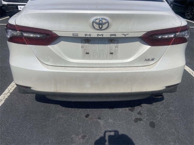Used 2021 Toyota Camry XLE image 3
