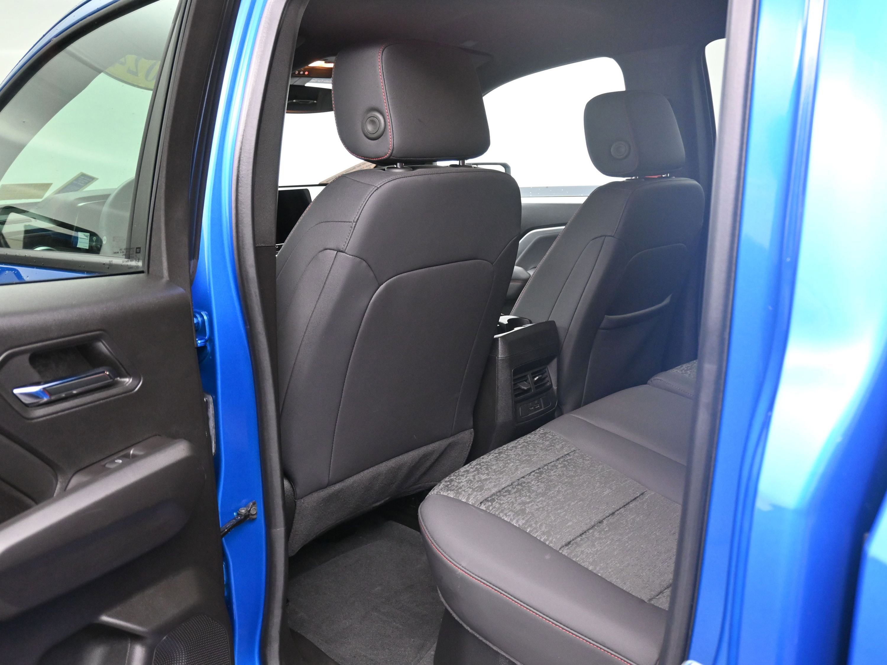 Used 2024 Chevrolet Colorado Z71 w/ Z71 Convenience Package 2 image 20