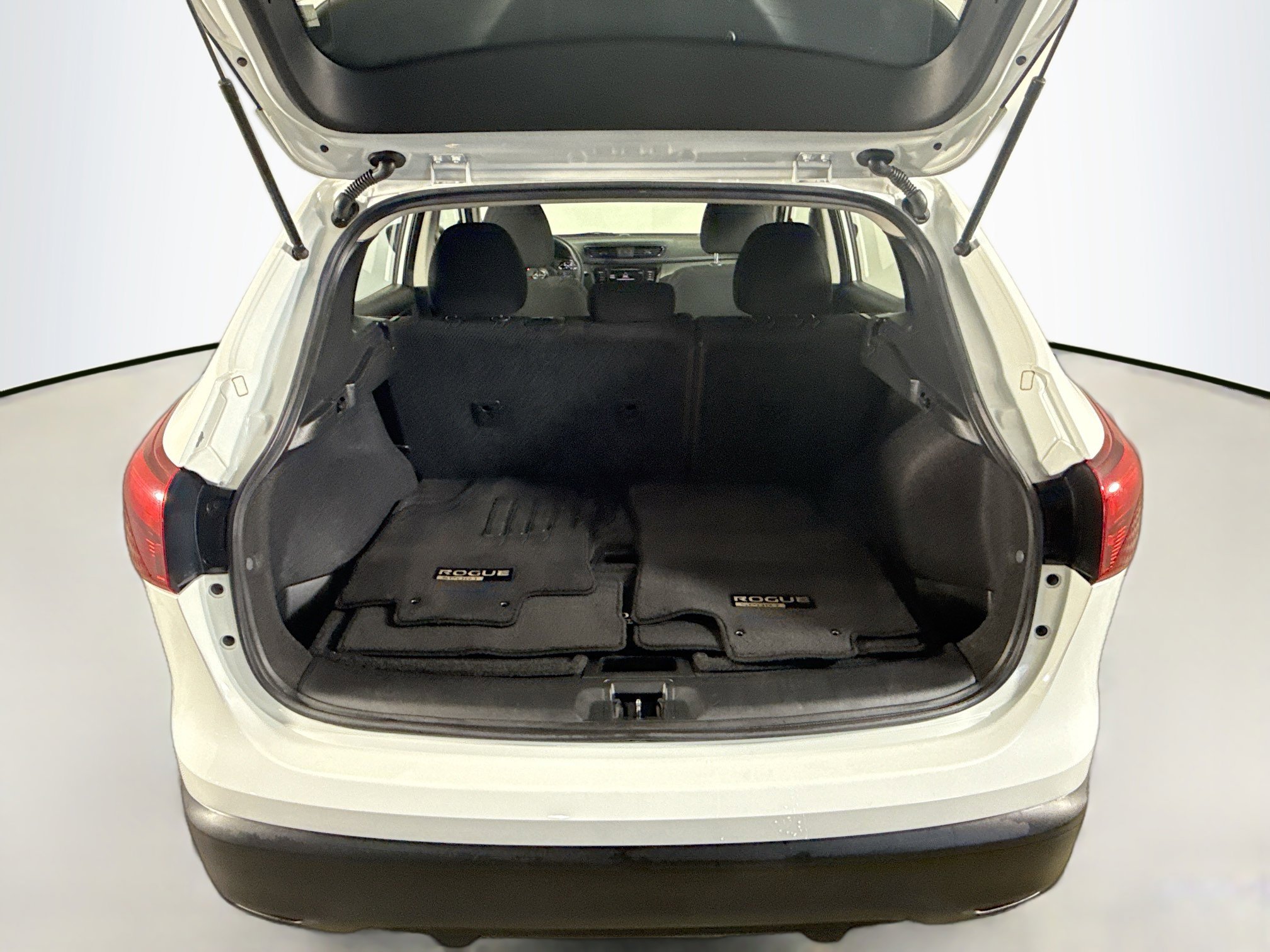 Used 2019 Nissan Rogue Sport S image 33