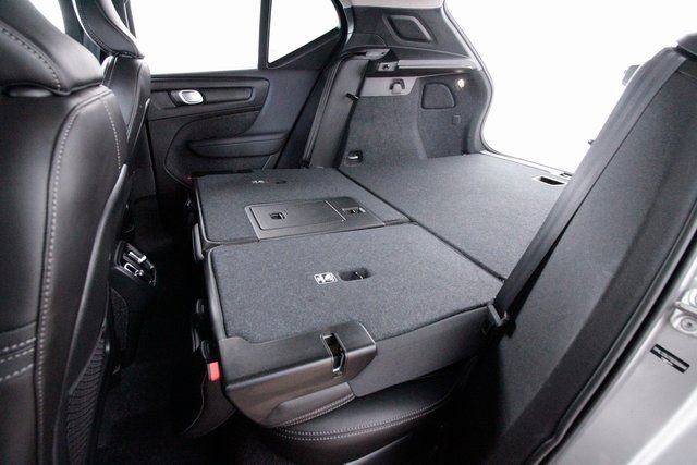 Certified 2025 Volvo XC40 B5 Core image 29