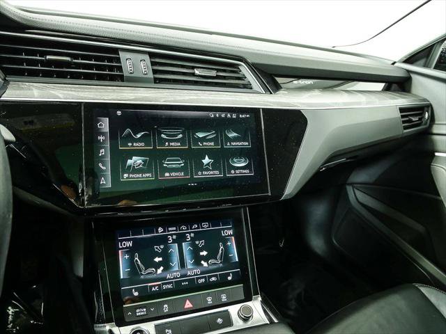 Used 2022 Audi e-tron Premium w/ Convenience Plus Package AWD/4WD image 12
