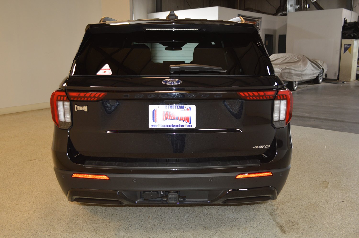 Used 2025 Ford Explorer ST-Line AWD/4WD image 4