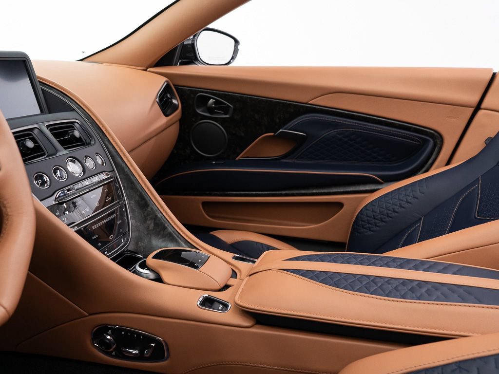 Used 2023 Aston Martin DBS Superleggera Volante RWD image 31