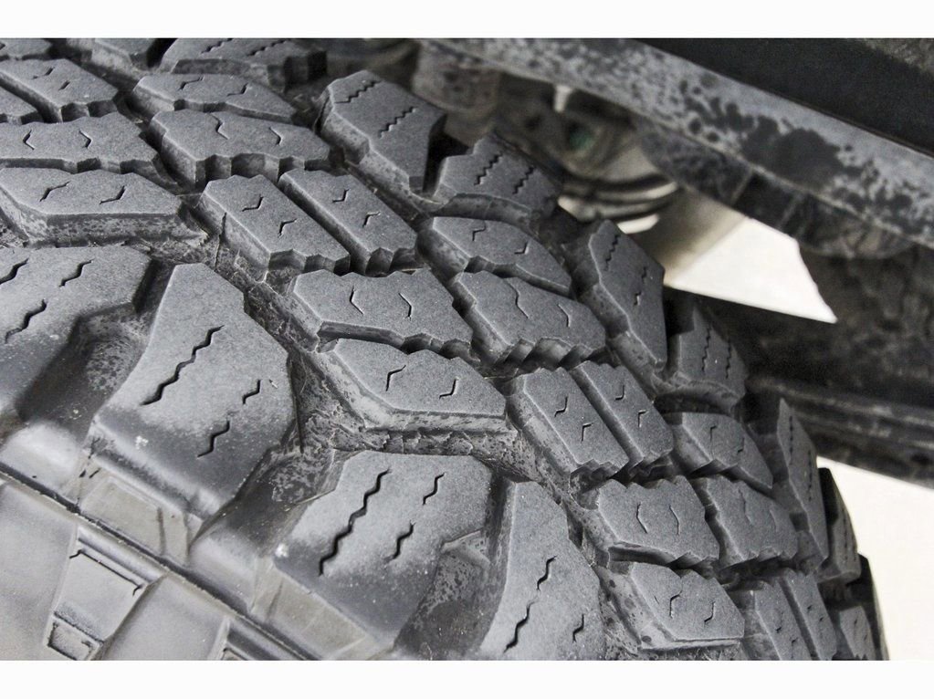 Used 2025 Ford F250 Lariat w/ Black Appearance Package image 32