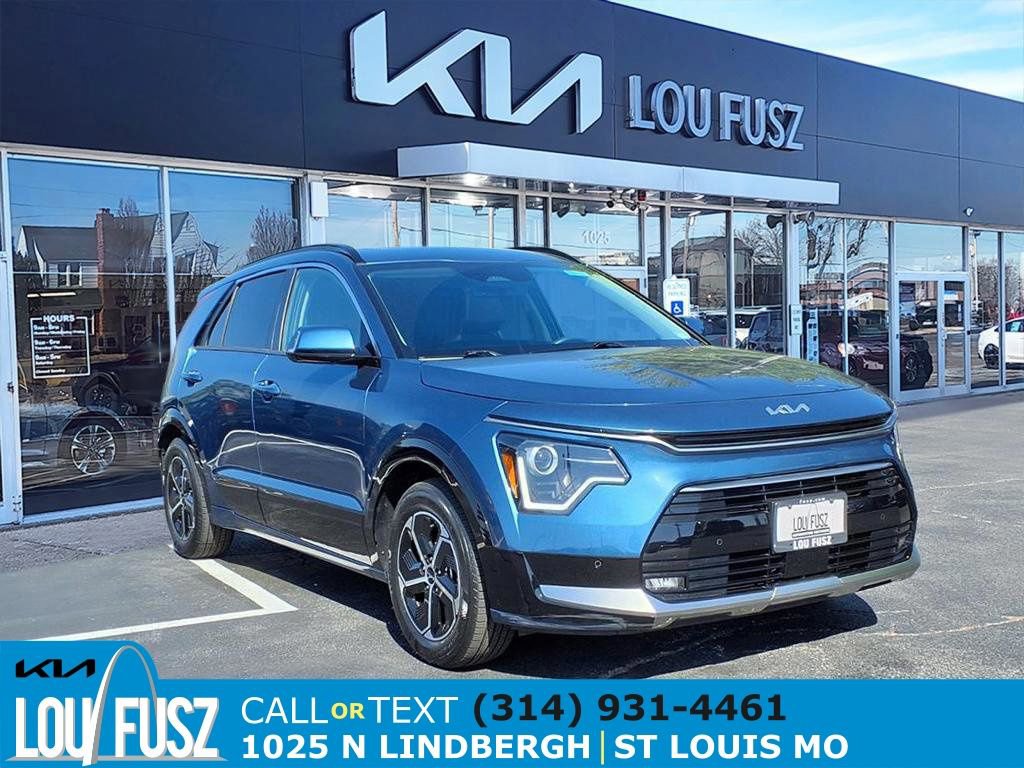 Used 2023 Kia Niro SX