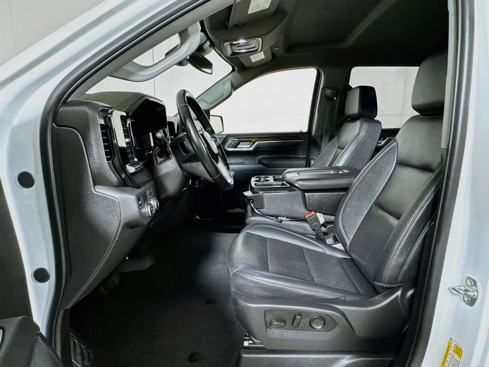 Certified 2025 GMC Sierra 1500 SLT RWD image 19