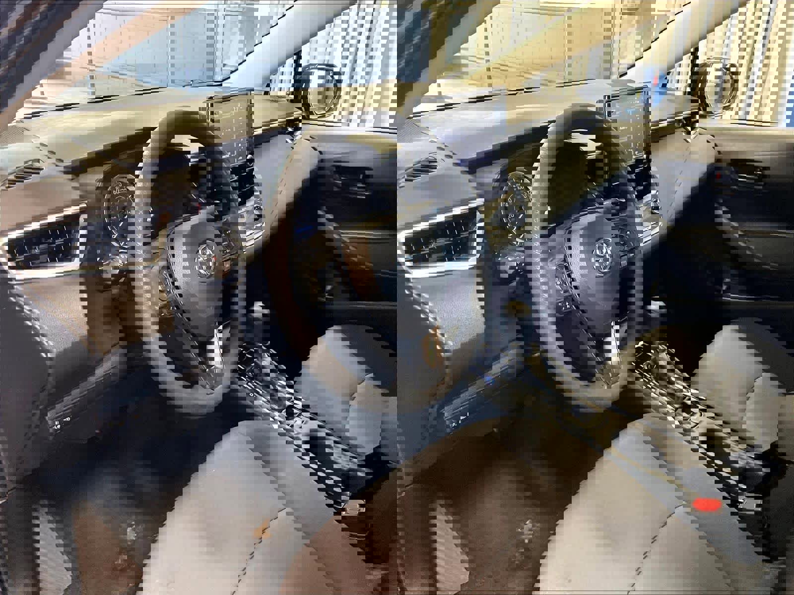 Used 2022 Toyota Corolla LE FWD image 8