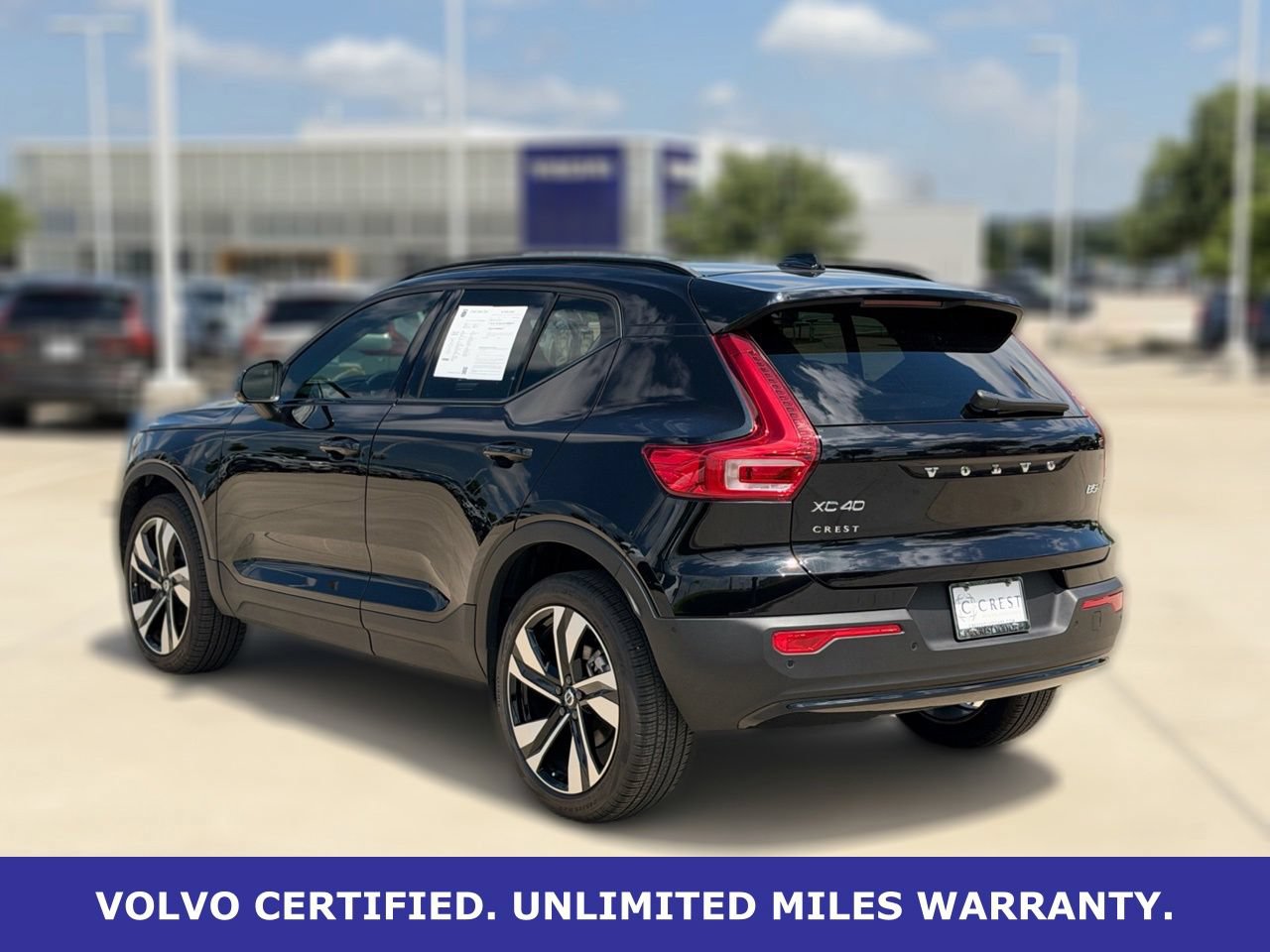 Certified 2025 Volvo XC40 B5 Ultra AWD/4WD image 7