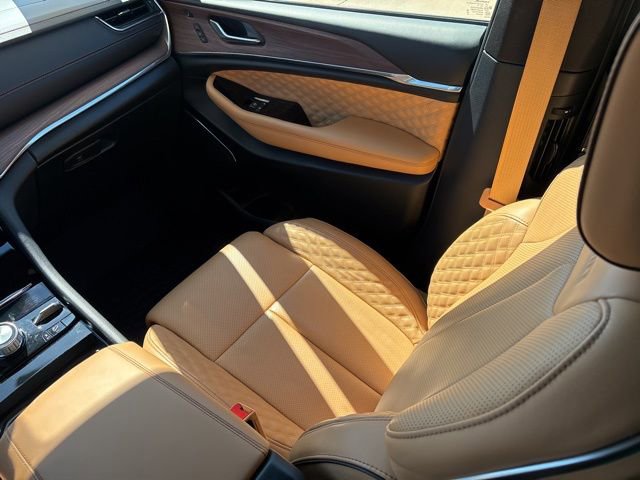 Used 2025 Jeep Grand Cherokee Summit image 16