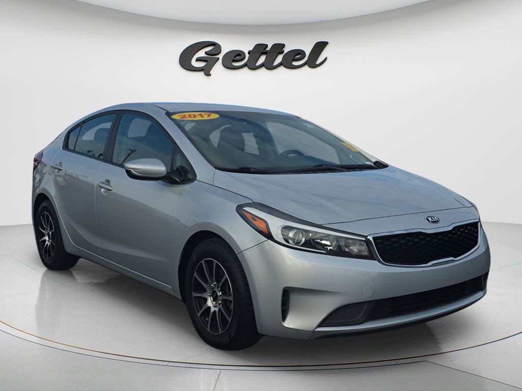 Used 2017 Kia Forte LX FWD image 3