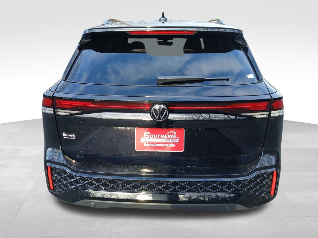 New 2026 Volkswagen Tiguan SE R-Line FWD image 4