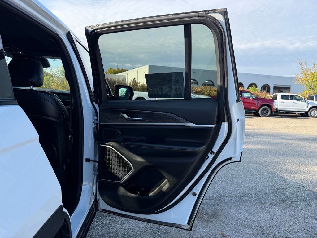 Used 2024 Jeep Grand Cherokee Limited 4xe image 25