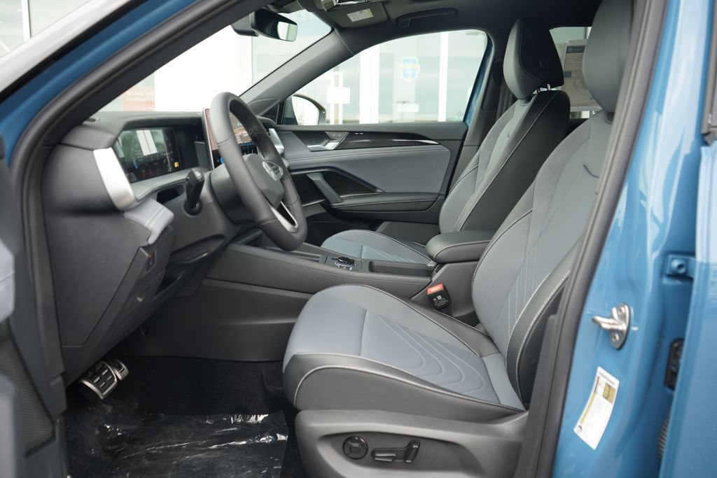 New 2026 Volkswagen Tiguan SE R-Line FWD image 6