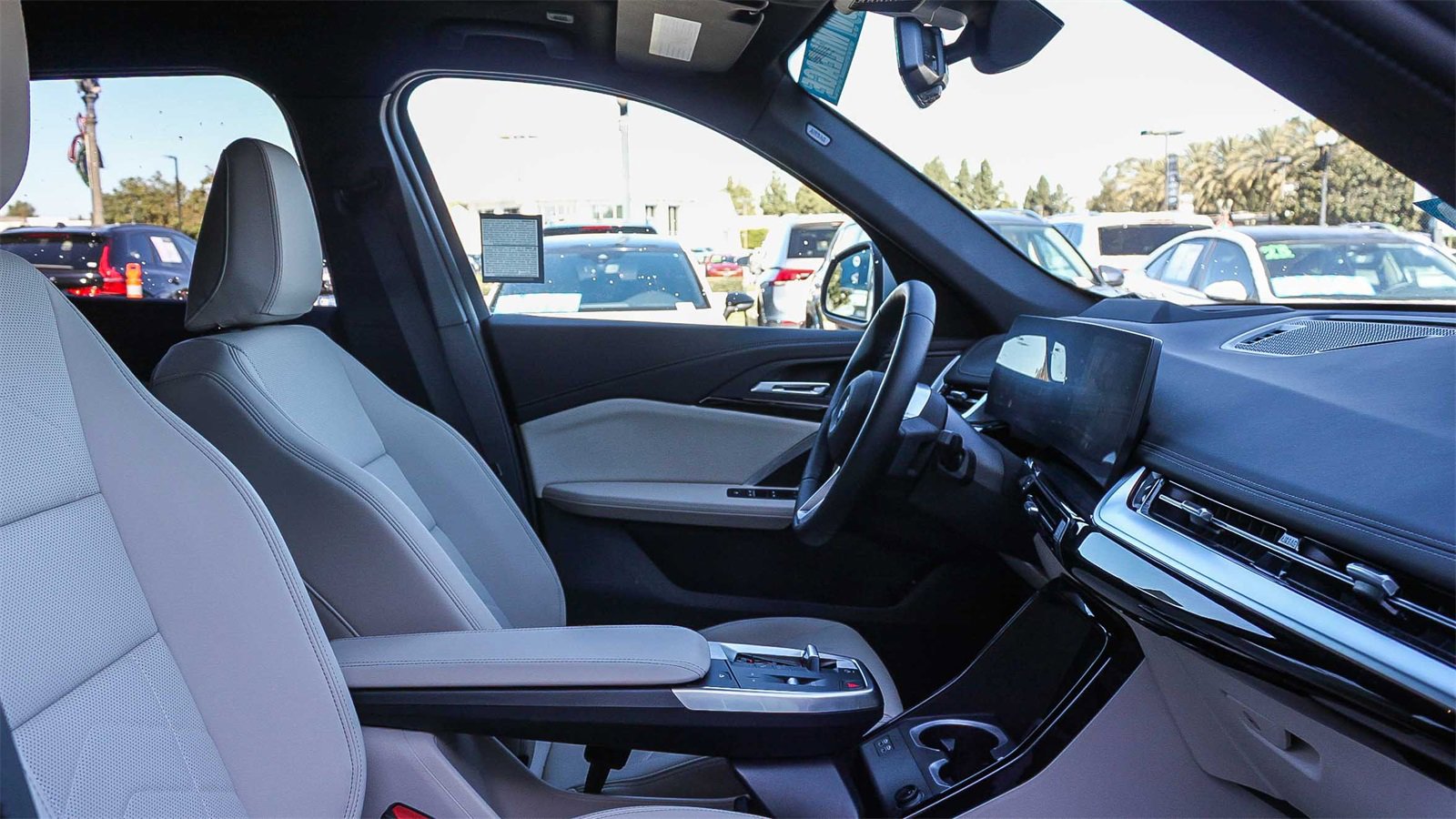 Used 2025 BMW X1 xDrive28i w/ Technology Package image 17