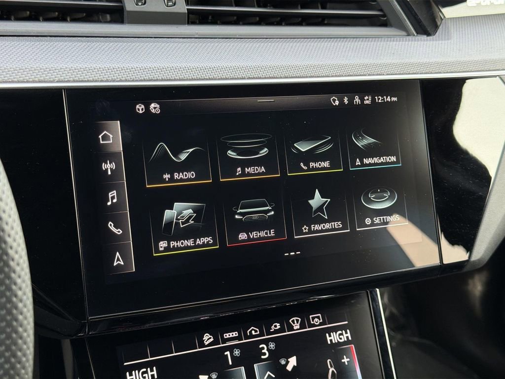 Used 2022 Audi e-tron S Prestige w/ Prestige Package image 17