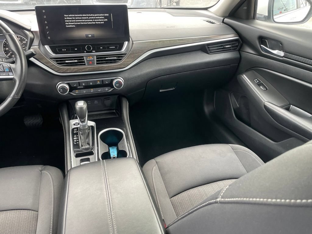 Certified 2024 Nissan Altima 2.5 SV w/ SV Premium Package AWD/4WD image 11