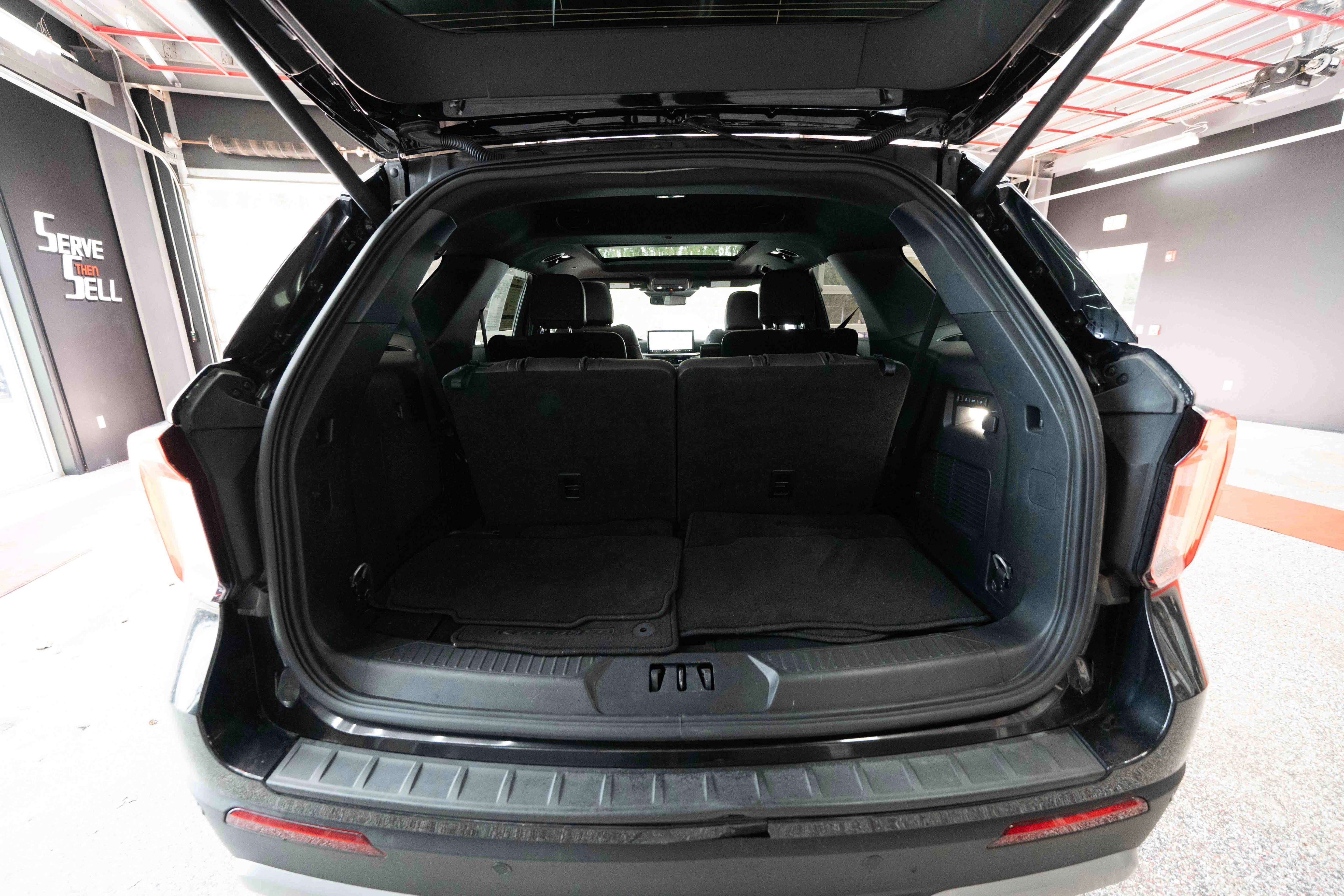 Used 2025 Ford Explorer Platinum w/ LUX Leather Package image 28