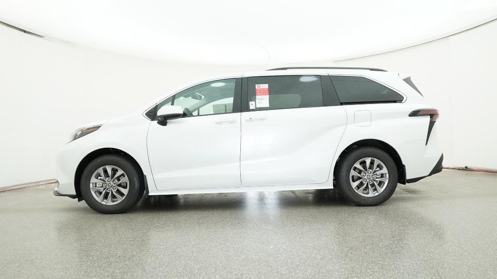 New 2026 Toyota Sienna XLE FWD image 22