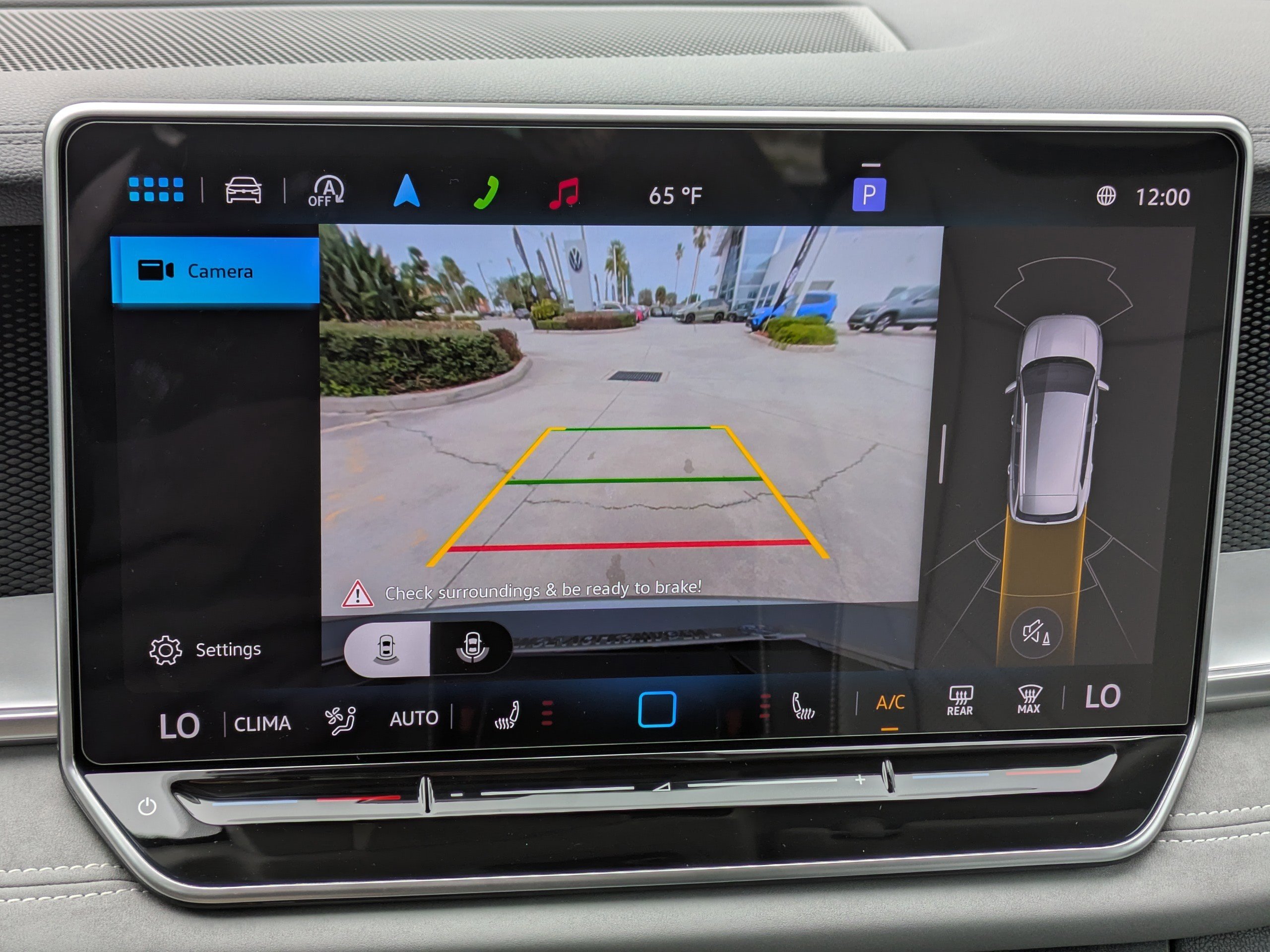 Used 2025 Volkswagen Tiguan SE image 22