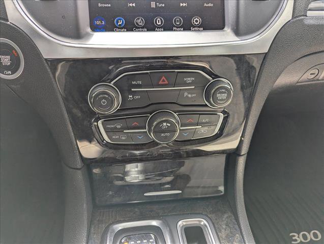 Used 2022 Chrysler 300 Touring L w/ Comfort Group image 19