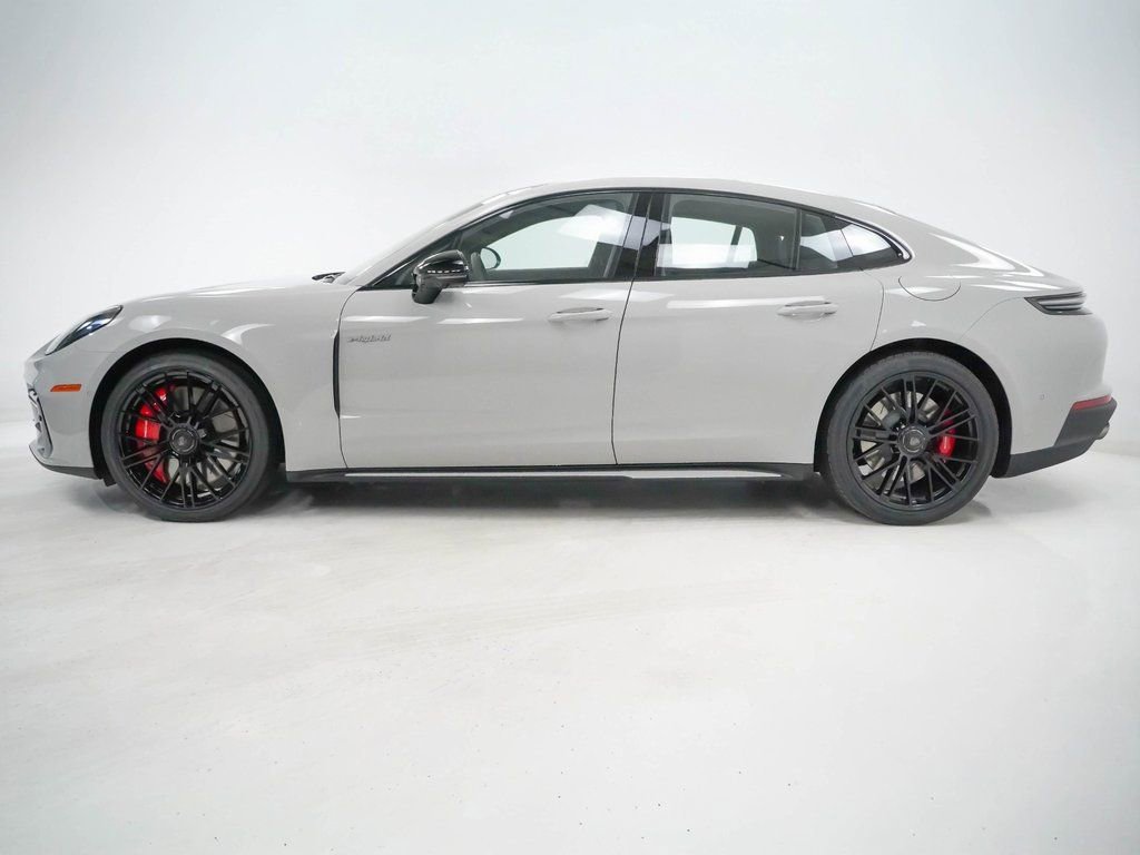 New 2026 Porsche Panamera Turbo image 2