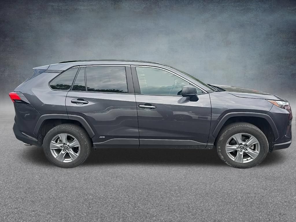 Used 2025 Toyota RAV4 LE AWD/4WD image 10