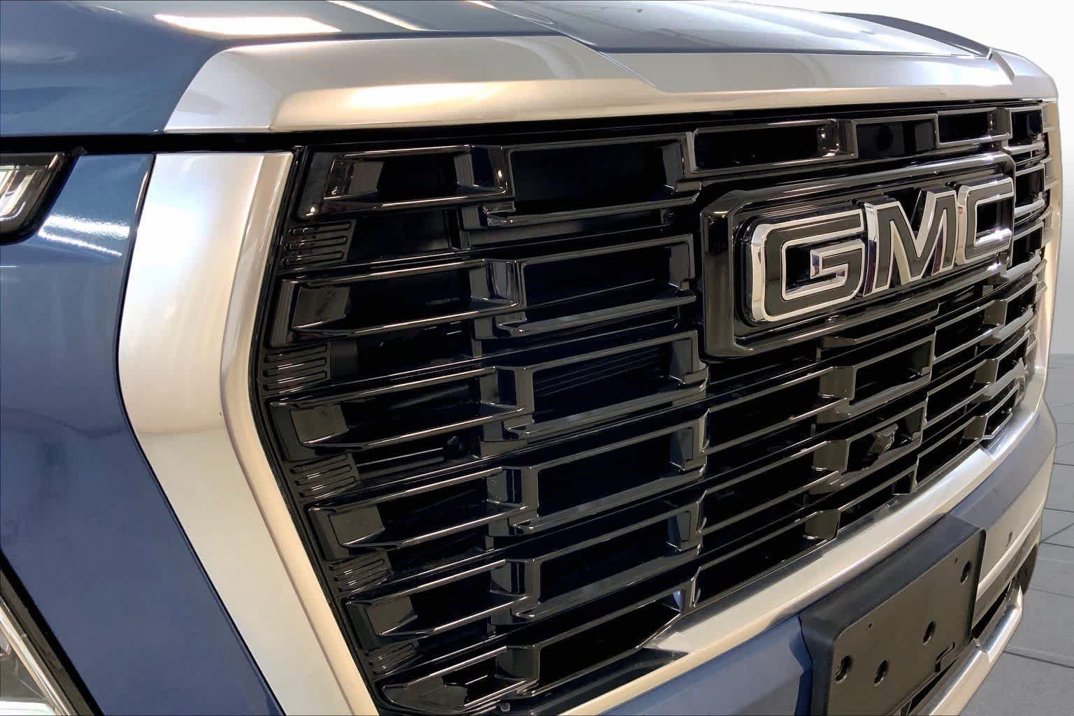 Used 2025 GMC Yukon XL Denali w/ Sun & Power Step Package AWD/4WD image 32