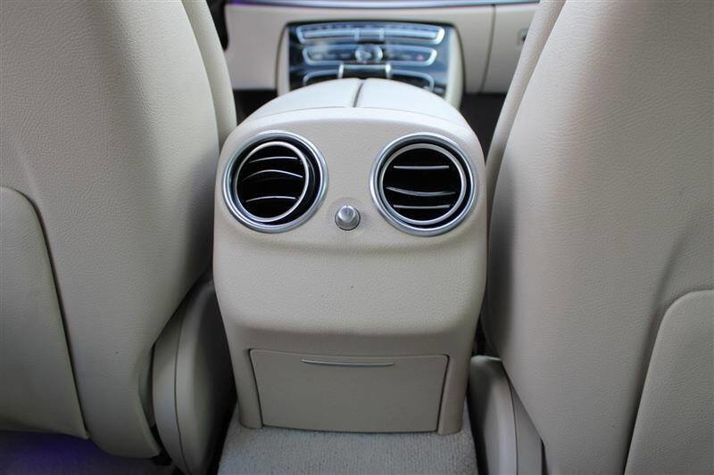 Used 2017 Mercedes-Benz E 300 image 29