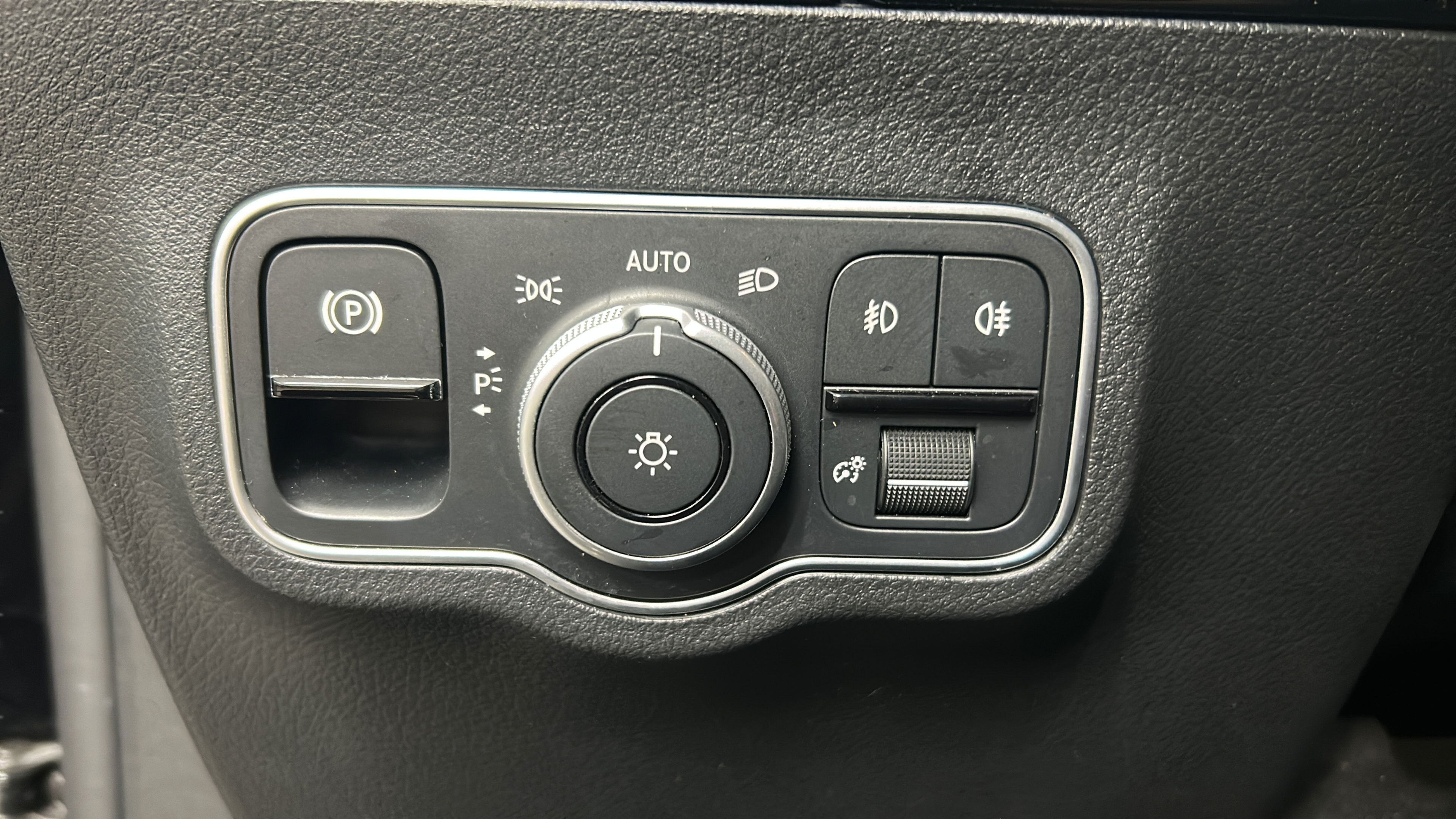 Used 2025 Mercedes-Benz GLA 250 image 12