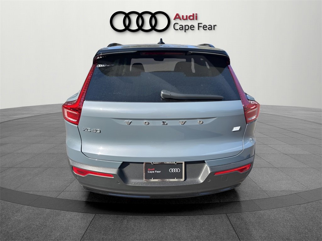 Used 2023 Volvo XC40 Recharge Plus image 6