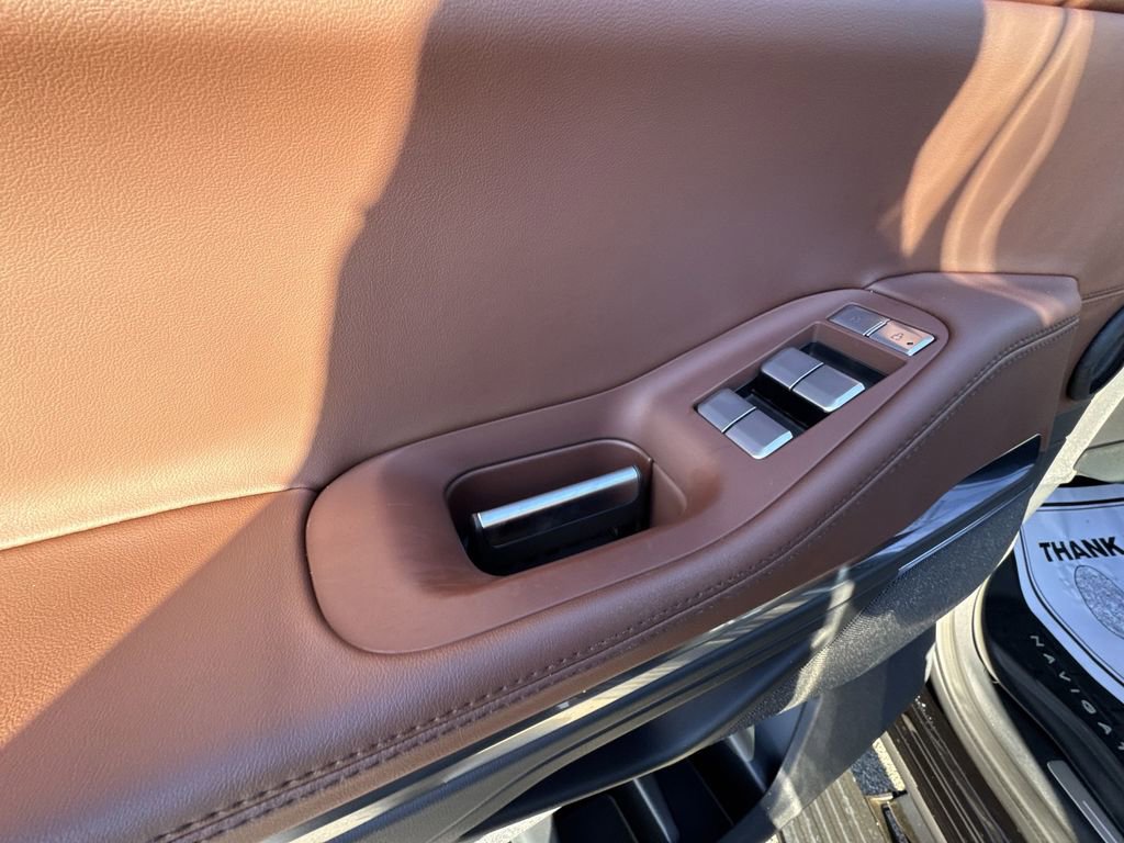 New 2025 Lincoln Navigator Reserve image 13