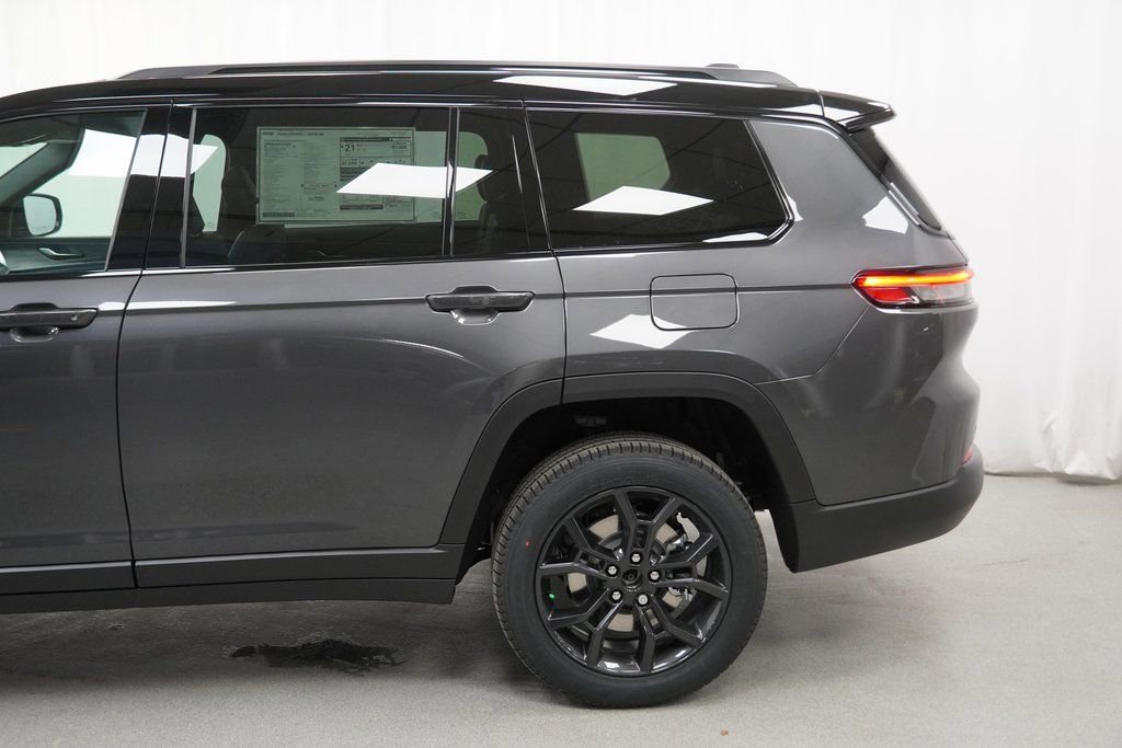 New 2025 Jeep Grand Cherokee L Limited image 16