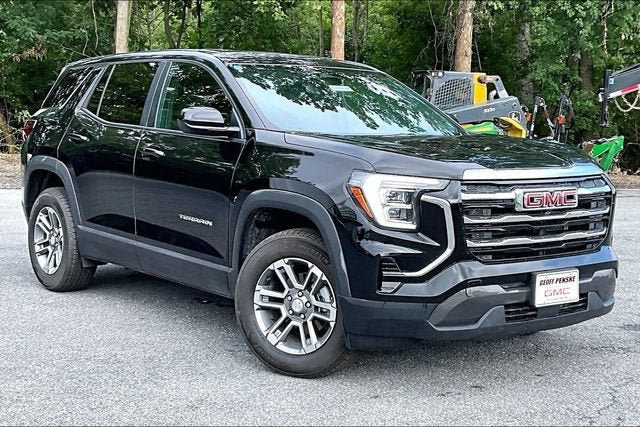 Used 2026 GMC Terrain Elevation AWD/4WD image 2
