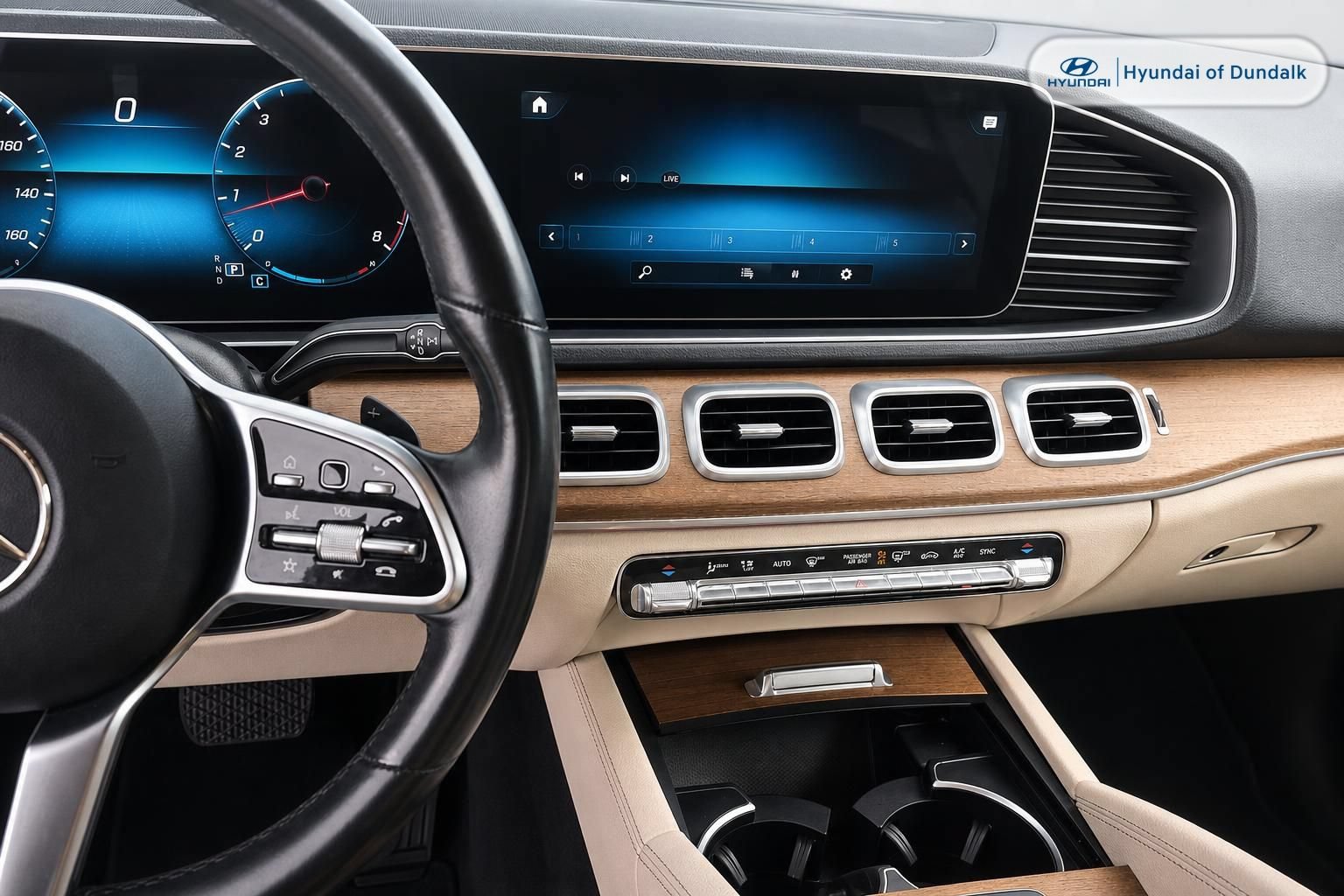 Used 2022 Mercedes-Benz GLE 350 w/ Premium Package image 12