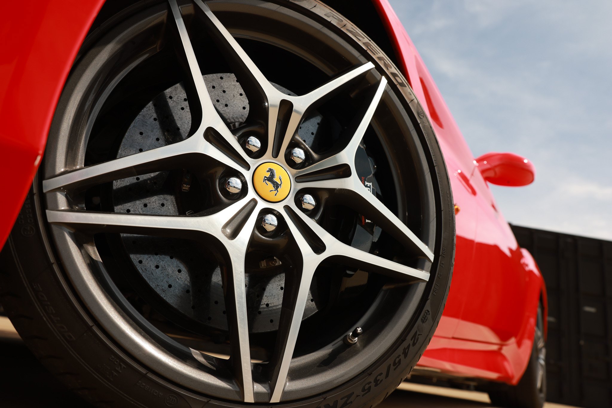 Used 2015 Ferrari California T RWD image 46