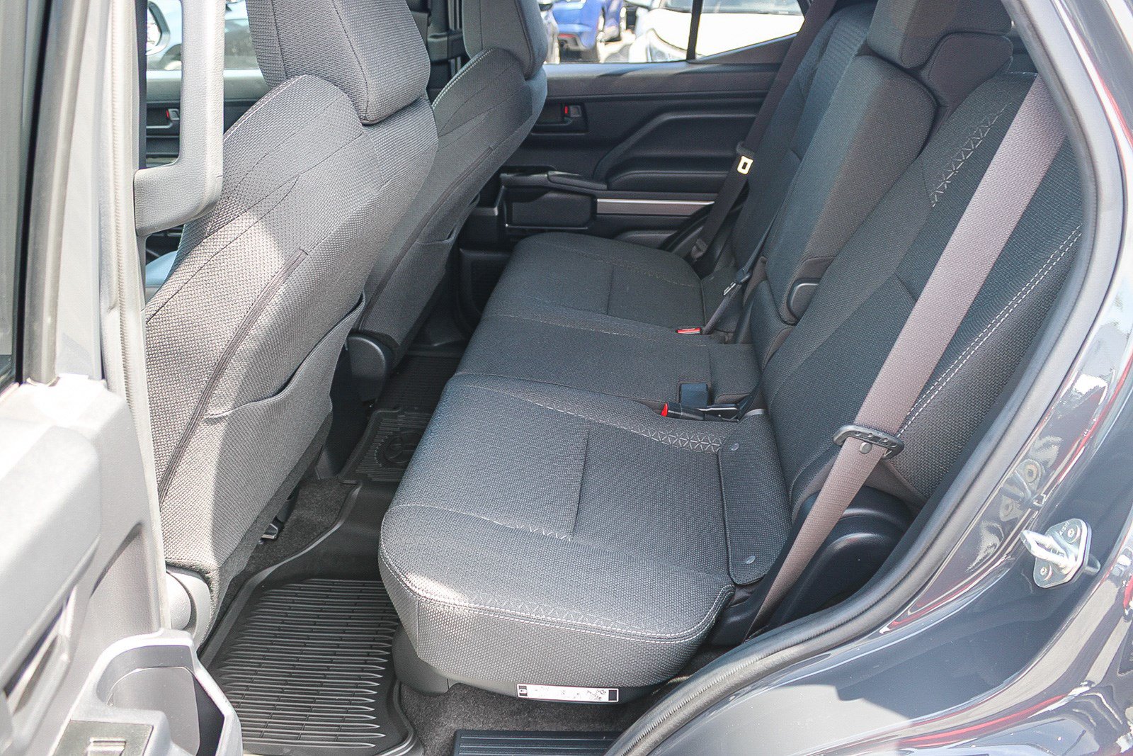 Used 2025 Toyota 4Runner SR5 AWD/4WD image 19