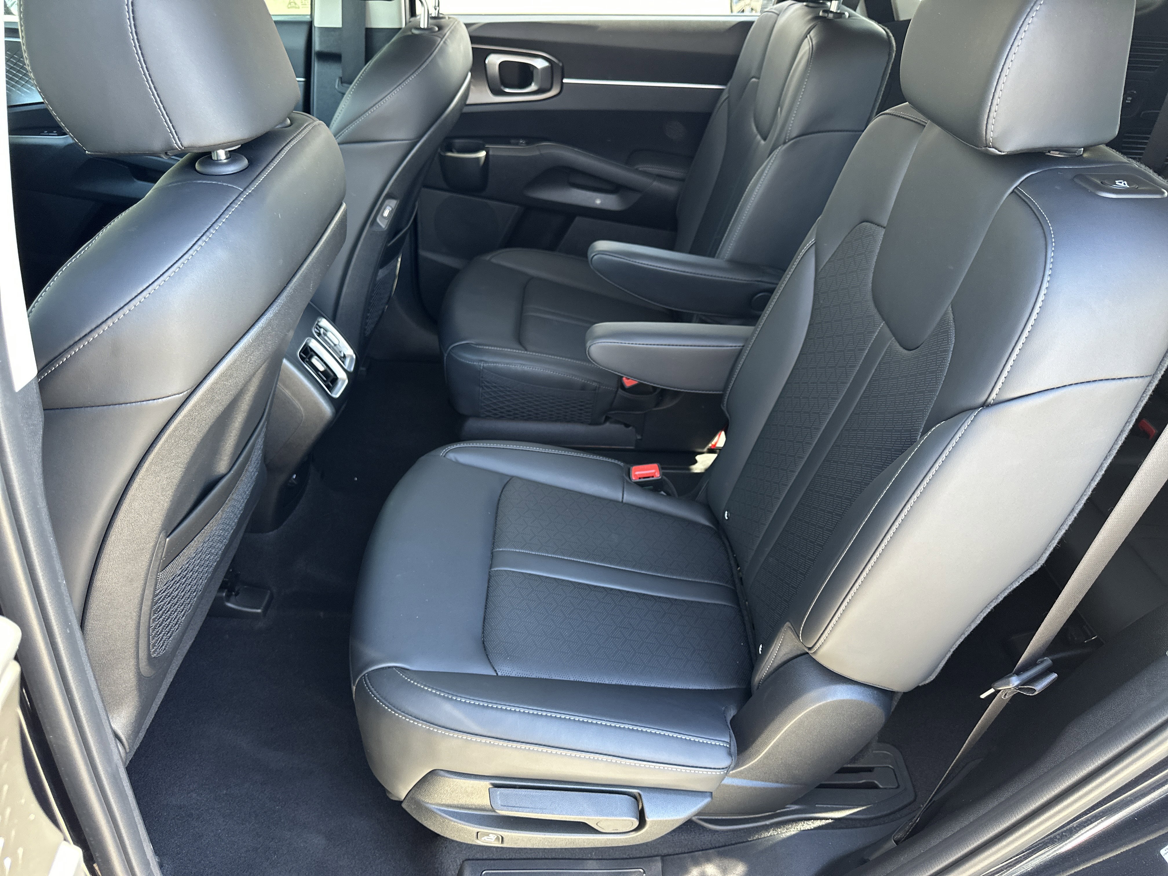 Certified 2024 Kia Sorento EX image 19