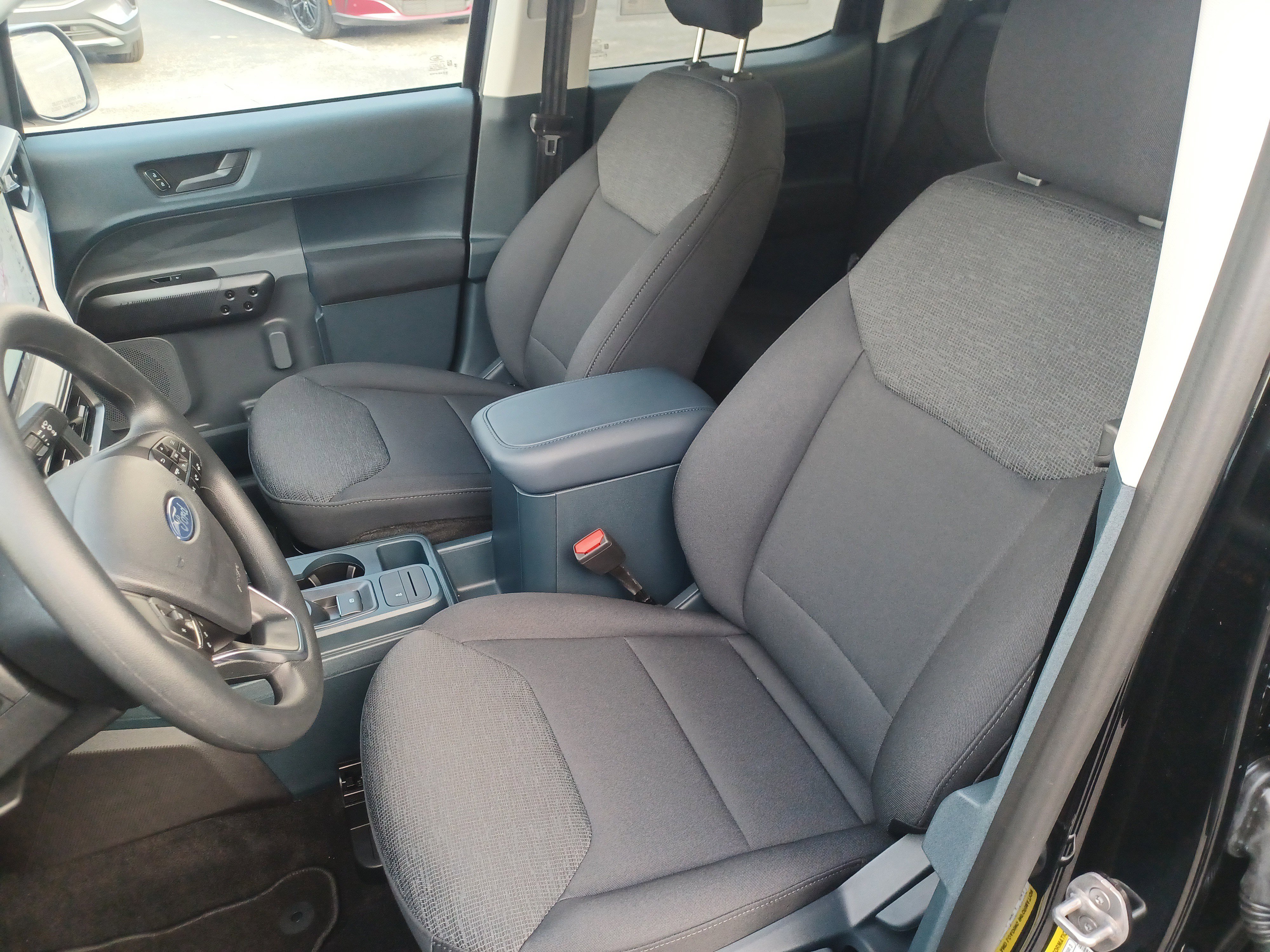 New 2025 Ford Maverick XL image 12