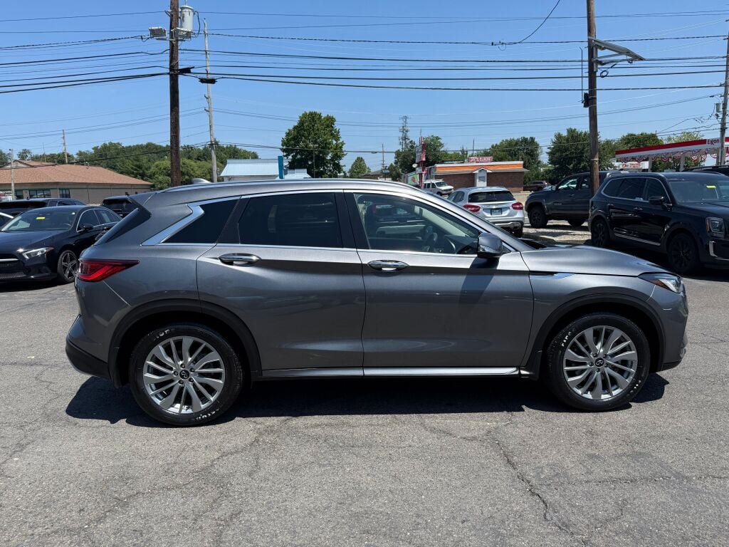 Used 2023 INFINITI QX50 Luxe AWD/4WD image 8