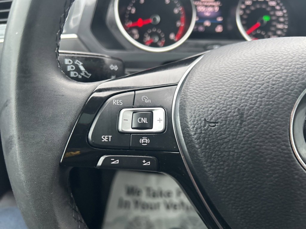 Used 2020 Volkswagen Tiguan SE w/ Panoramic Sunroof Package image 31