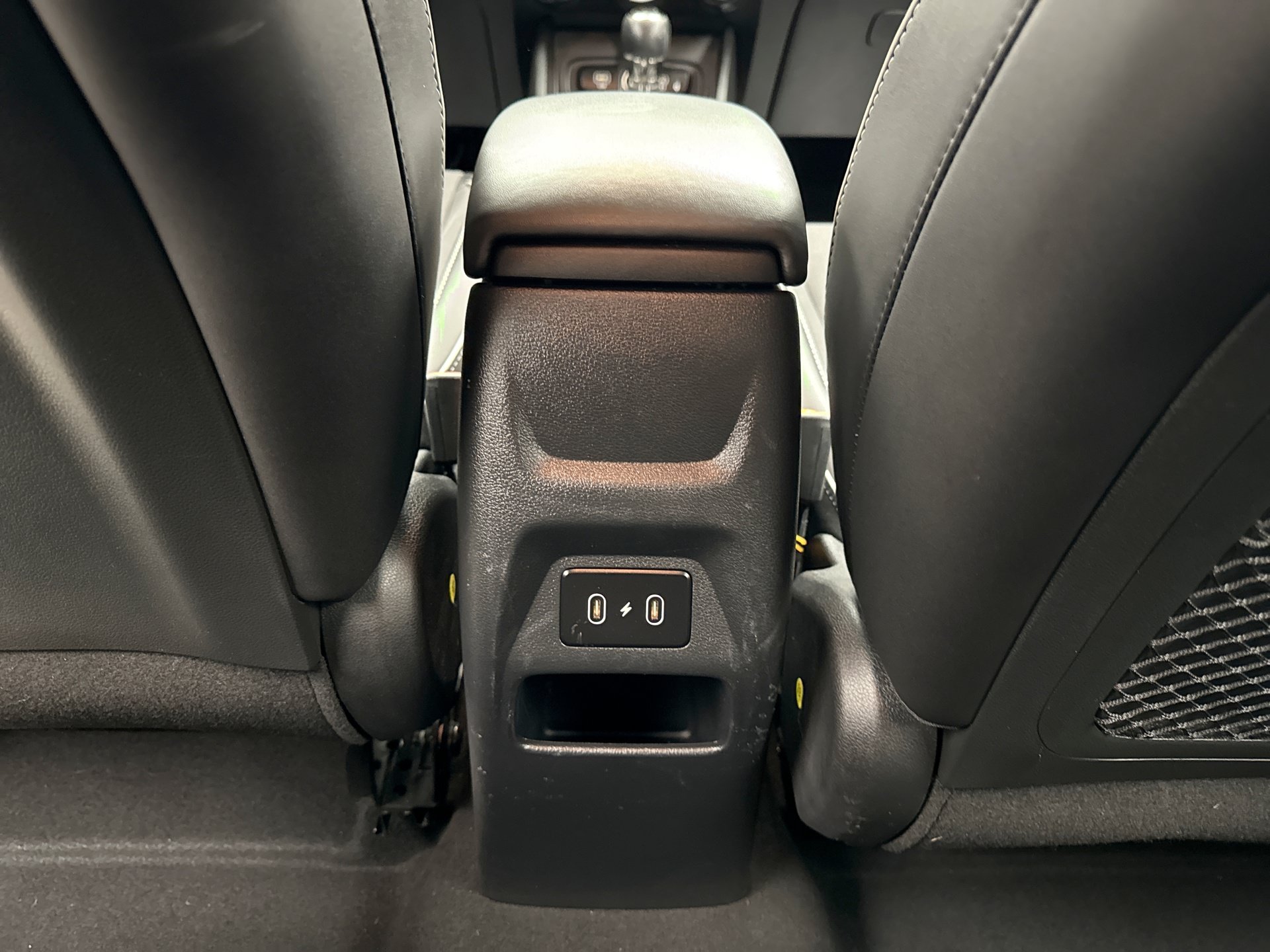 Used 2024 Hyundai Venue Limited FWD image 20