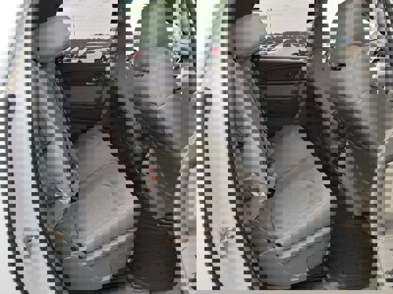 Used 2016 GMC Acadia SLE image 14