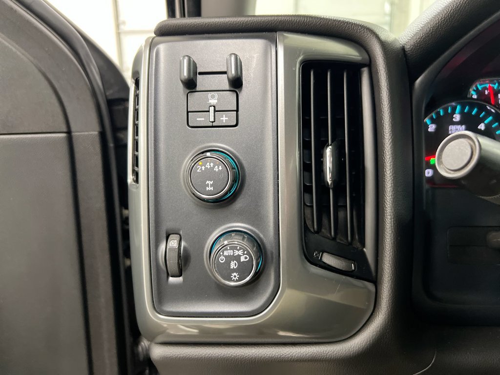 Used 2018 Chevrolet Silverado 2500 LT w/ All Star Edition AWD/4WD image 18