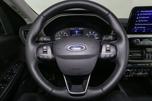Used 2022 Ford Escape SE w/ SE Sport Appearance Package image 30