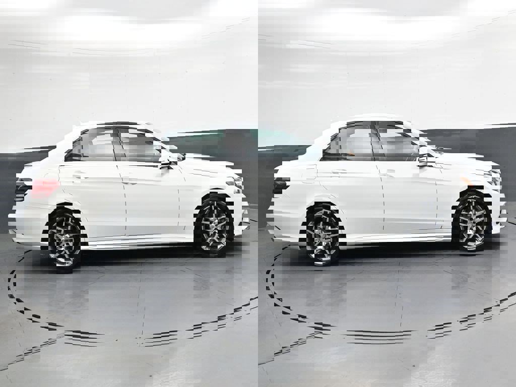 Used 2015 Mercedes-Benz E 350 Sedan image 3