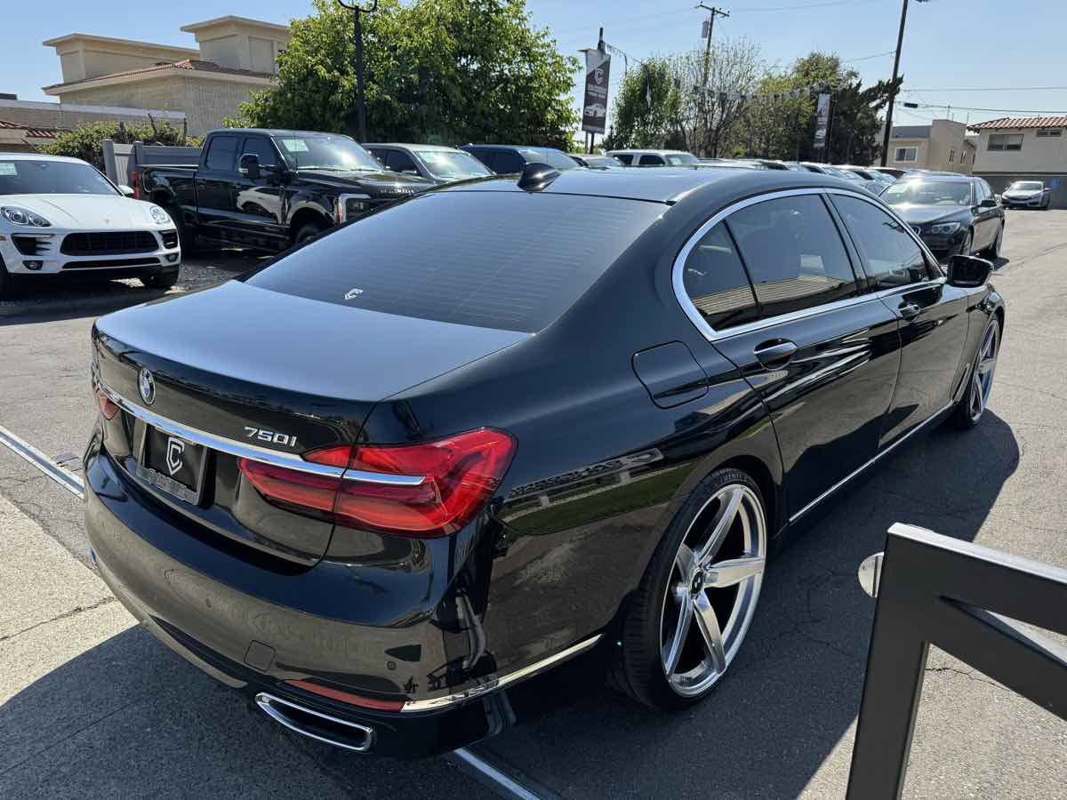 Used 2018 BMW 750i xDrive AWD/4WD image 7