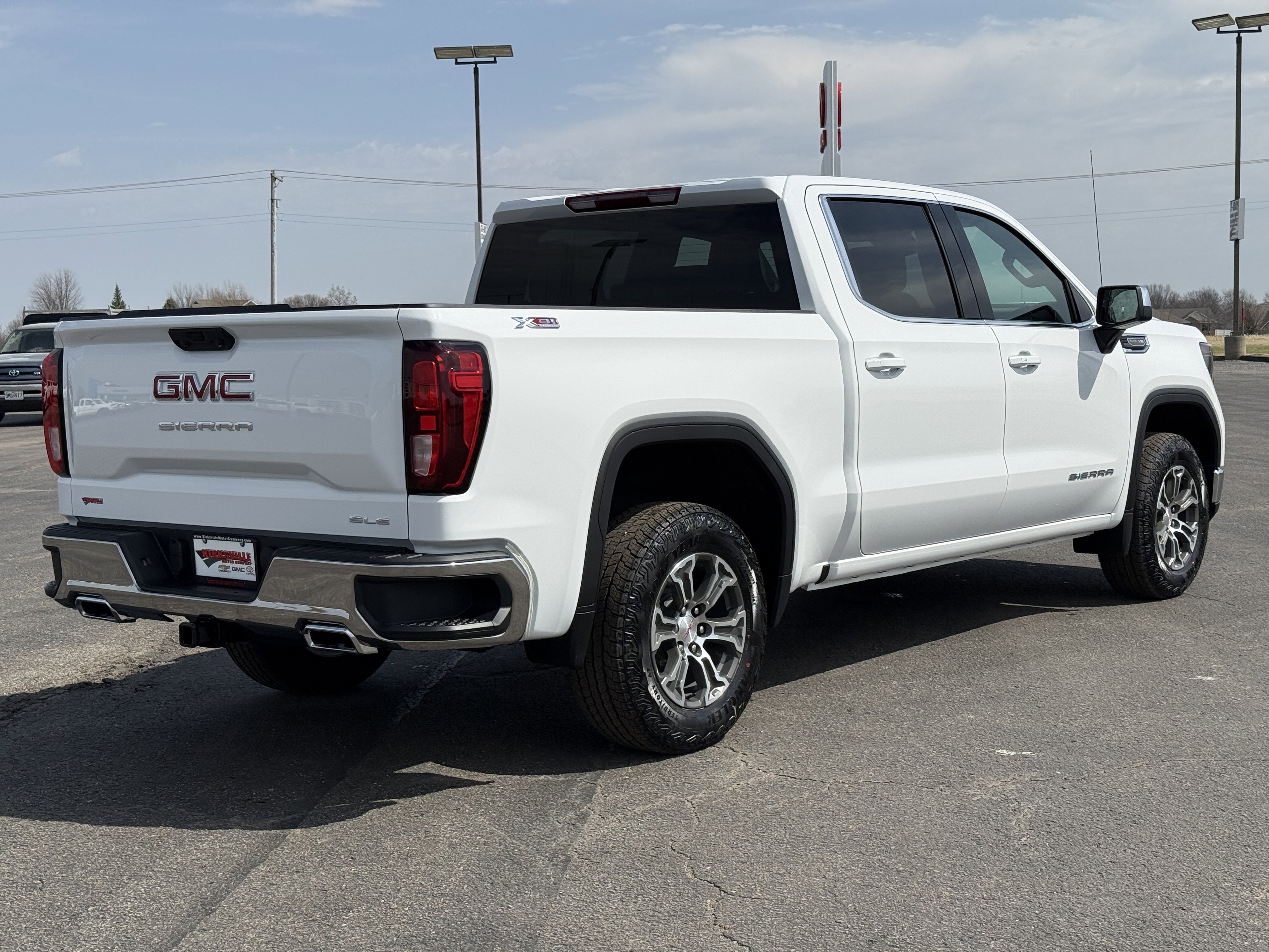 New 2026 GMC Sierra 1500 SLE image 4