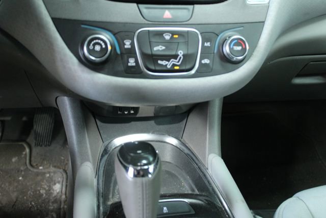 Used 2018 Chevrolet Malibu LT image 18