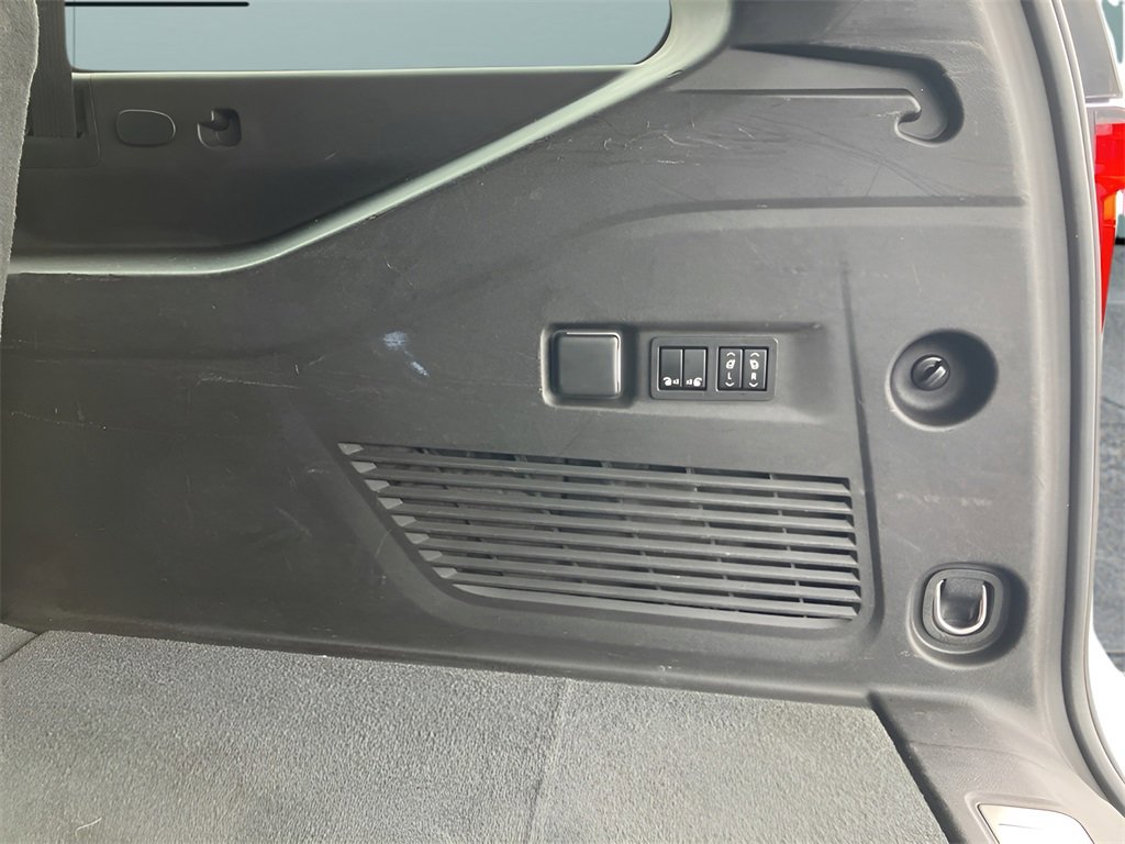 Used 2021 GMC Yukon XL AT4 w/ AT4 Premium Plus Package image 41