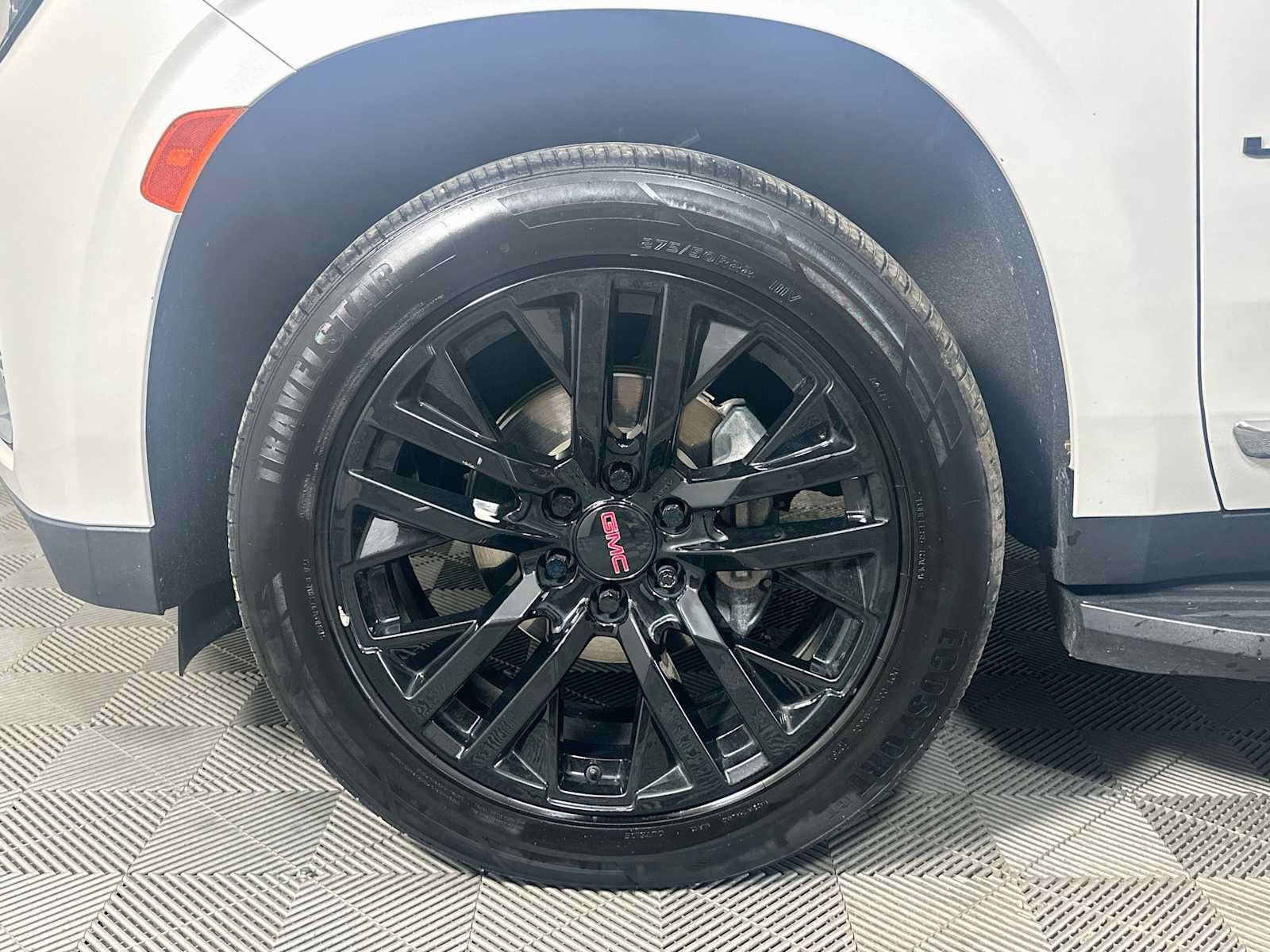 Used 2023 GMC Yukon SLT AWD/4WD image 33